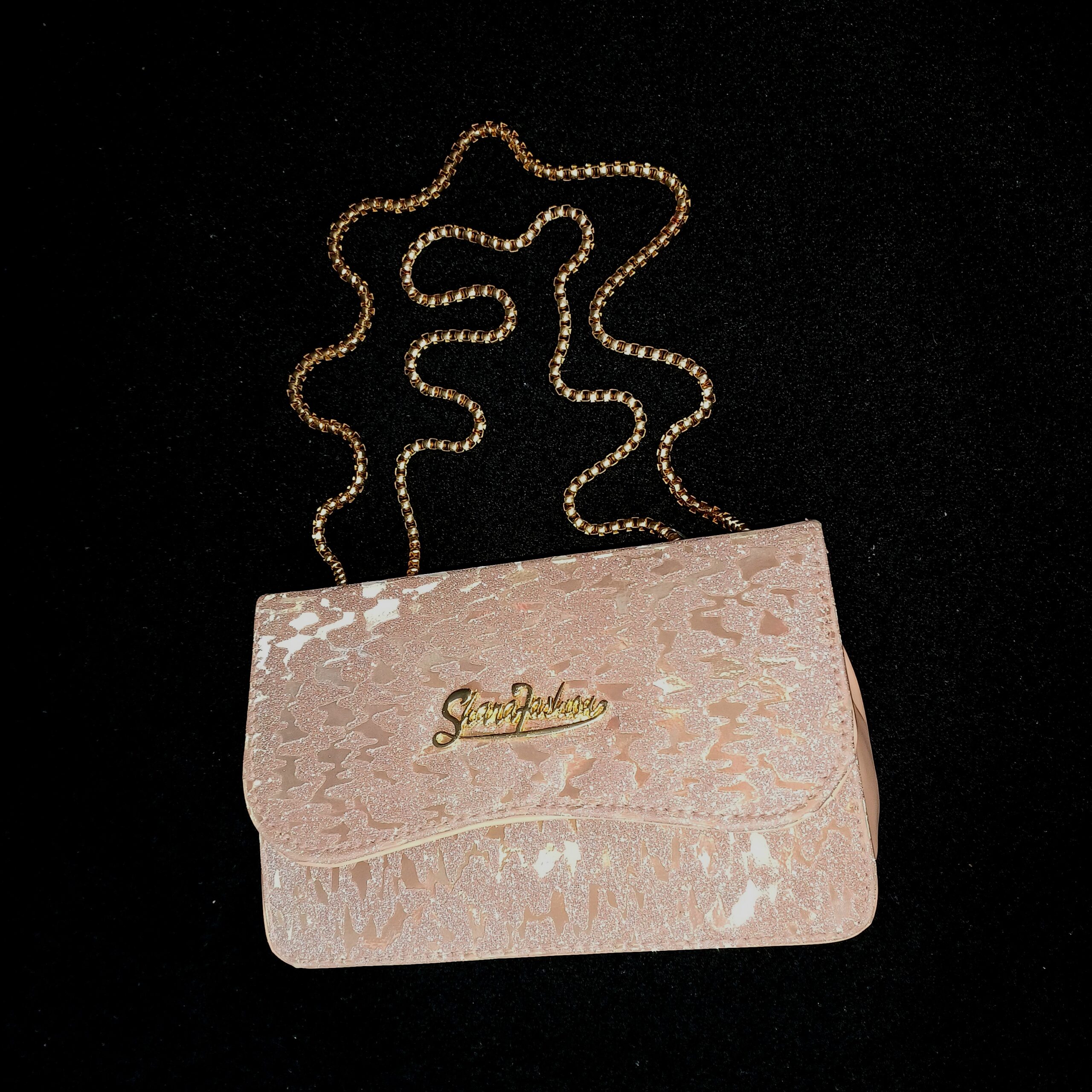 Sparkly Curvy Magnet-tag Handbag - Image 3